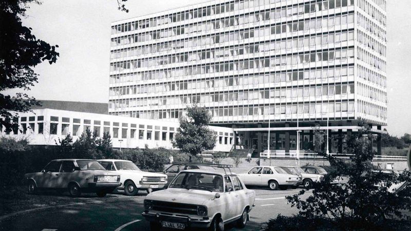 Vor 75 Jahren wurde das KBA ins Leben gerufen. Vor 74 Jahren bezog die Behörde Quartier in Flensburg.(Bild:  KBA)