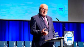 Albert Vetterl, Präsident des Kfz-Gewerbes Bayern, sprach zur Innungsversammlung in Niederbayern. (Zietz/»kfz-betrieb«)