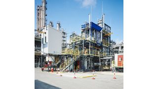 In einer Recyclinganlage im österreichischen Schwechat gewinnt OMW aus Altkunststoffen synthetisches Rohöl. (OMV)