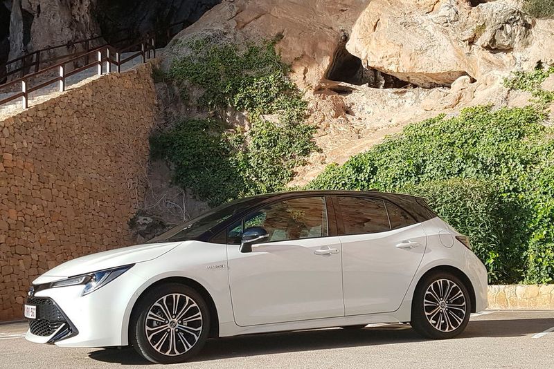 Der vordere Überhang ist im Vergleich zum Auris um 20 Millimeter geschrumpft. (Mauritz/»kfz-betrieb«)