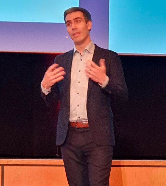 Emanuel Trunzer, BASF, berichtete über die Erfahrungen mit Ethernet-APL am BASF-Verbund Standort Zhanjiang, an dem kürzlich das erste Rollout gestartet wurde: „Hier verhielt sich Ethernet-APL völlig unauffällig.“  (Bild: Kempf/VCG)