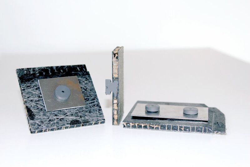 Das patentierte MM-W-Verfahren ermöglicht die sichere Befestigung von Verbindern auf Wabenstrukturen und/oder porösen Bauteilen. (KVT)