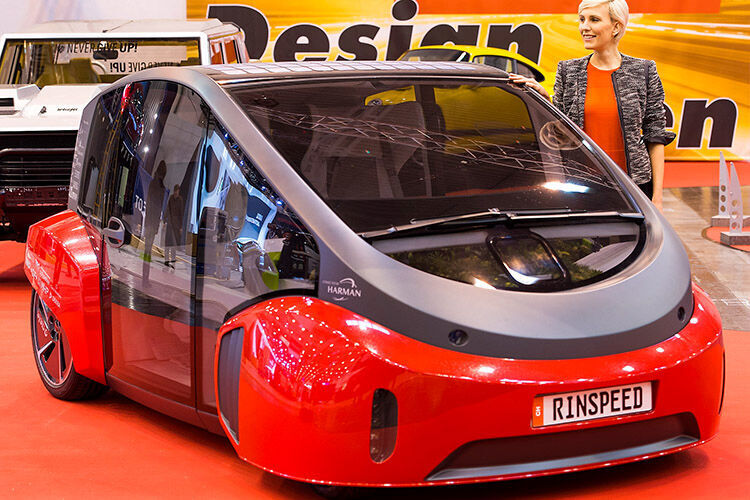 Der fährt auch – und zwar autonom. Der Oasis von Rinspeed bietet eine mobile Wohlfühlzone – und das dank zweier E-Motoren vollständig elektrisch und emissionsfrei. (Messe Essen)