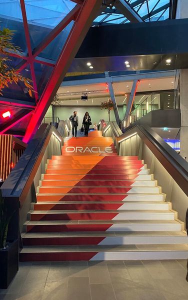 Einen regen Austausch gab es zwischen Experten, Anwendern und Besuchern. (Oracle Deutschland)