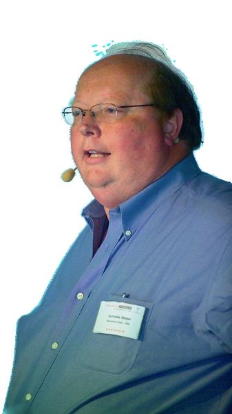 „Die Zahl der Produktwechsel auf einer Linie, die Chargengröße, der Produktwert, die Toxizität des Produktes, die Kosten und die vorhandenen räumlichen Gegebenheiten. Diese Faktoren beeinflussen den Anwender bei der Entscheidung für einen Isolator oder ein RABS.“  Kees Weijer, Associate Director der Strategischen Produktplanung der Genzyme Corporation (Archiv: Vogel Business Media)
