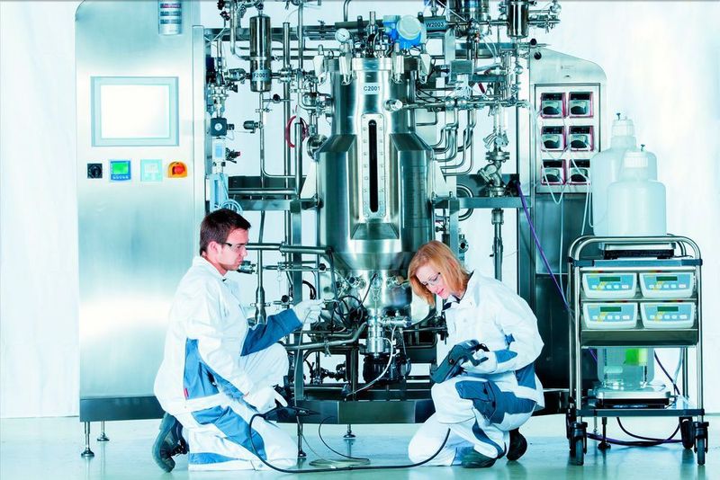 The scope of delivery will include 15 mixing and buffer tanks with a capacity of up to 1,000 liters. (sample image) (Bilfinger)
