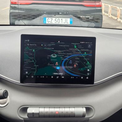 Vernetzte Autos sammeln unter anderem Standortdaten. Was damit geschieht, ist nicht immer klar. (Bild: Wehner - VCG)