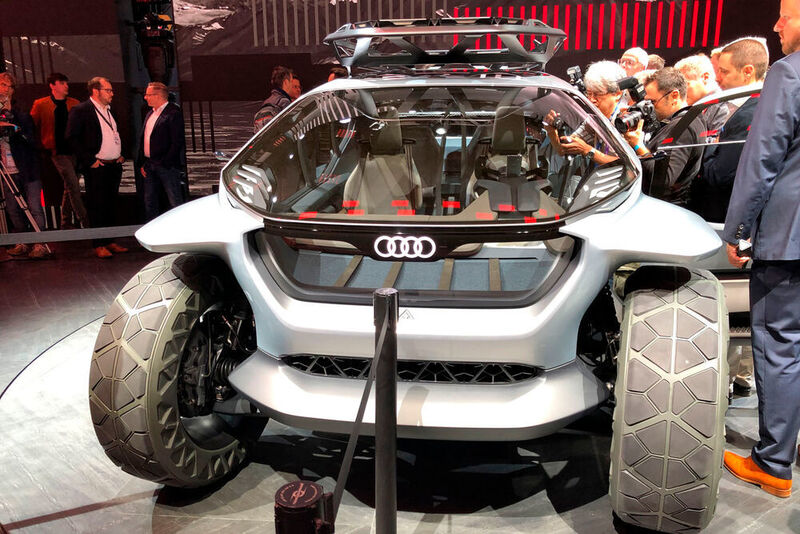 Audis Konzeptfahrzeug AI Trail Quattro kommt äußerst futuristisch daher. (Seyerlein/»kfz-betrieb«)