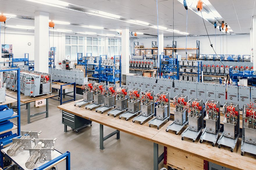 production-room-4642--63e0f02c75364 (Tool-Temp AG Apparate- und Maschinenbau)