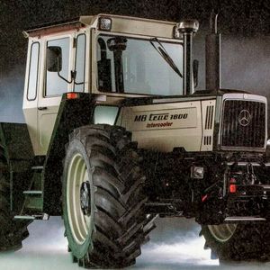 Mit sinkenden Absatzzahlen des Unimogs in der Landwirtschaft verlor Mercedes-Benz Marktanteile im Schleppersegment. Auch wurde der Unimog in manchen Exportländern nicht als Ackerschlepper anerkannt und als Lkw besteuert. Dem wollte der Konzern mit dem MB-trac entgegen steuern.(Bild:  Daimler AG)