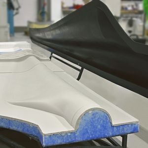 Rampf Tooling auf der Composites Europe: Zum Angebotsspektrum des Ausstellers zählen neben kundenspezifisch angefertigten Rohlingen - die als dreidimensionale Gießlinge, welche bereits nahe an der Endkontur vergossen sind, geliefert werden; darunter auch Pasten.