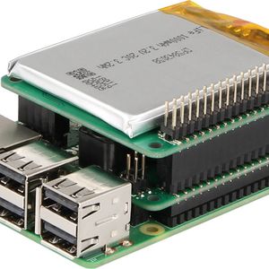 Power: Raspberry Pi 3B+ (unten) samt Stromversorgungslösung StromPi 3 und optionaler Batterie (oben).(Bild:  Joy-IT)