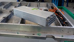 Spezifische E-Auto-Bauteile wie Batteriemodule sind oft nur mit sehr langen Wartezeiten zu bekommen. (Bild: Rosenow – VCG)