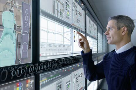 (Durch die Nutzung integrierter 3D Daten lassen sich Trainings im virtuellen Raum durchführen und Echtzeitdaten z.B. aus dem Leitsystem direkt integrieren. Bild: Siemens)