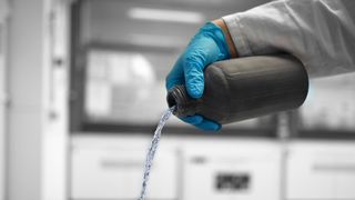 hss-voxeljet-flasche-gefahrgut-chemikalien-hss-hdpe- (Quelle: Fraunhofer IPA)