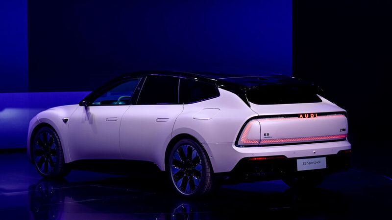 Annähernd 800 PS soll die Topversion des E5 Sportback leisten. (Bild: Audi)