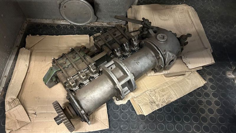 Die Reiheneinspritzpumpe des 6-Zylinder-Dieselmotors der Marke Gardner verlangte nach vollständigem Ersatz. Beim restlichen Antrieb waren es hingegen nur einige „kleinere“ Undichtigkeiten, die es zu kurieren galt. (Bild: Dekra)