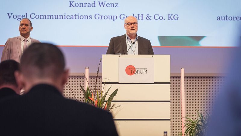 Über 320 Teilnehmer konnte »F+K«-Chefredakteur Konrad Wenz im Vogel Convention Center begrüßen. (Bild: Stefan Bausewein)