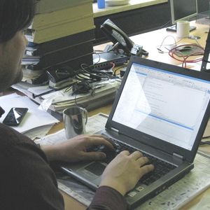 Alle Roboter- und SPS-Programmierer verfügen über eine profunde Ausbildung und langjährige Erfahrung in der Automatisierungstechnik.