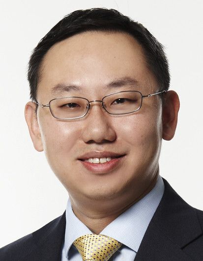 „Singapur ist ein Angelpunkt zwischen Ost und West bietet sich als Sprungbrett nach Asien geradezu an. Wir unterstützen die Planung, Forschung, Entwicklung, Herstellung und Vermarktung neuer Technologien, die den Healthcare-Bereich revolutionieren können“, sagt Cheehin Ho, Gruppenleiter Europa der International Enterprise Singapur. (Bild: IE Singapur)