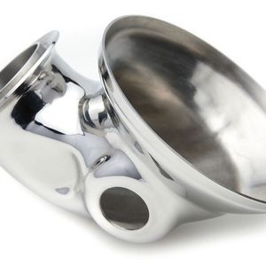 Komplizierte Umformteile wie dieser Abgastrichter lassen sich mittels Innenhochdruckumformen realisieren. Das Verfahren erlebt derzeit eine Renaissance.(Bild:  Salzgitter Hydroforming/Dirk Diessel)