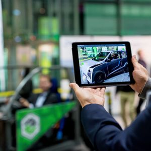 Die hinterlegten Daten und Informationen eines 3D-CAD-Modells lassen sich für Anwendungen nutzen, die weit über die Konstruktion hinausgehen – beispielsweise für Augmented-Reality-Anwendungen.