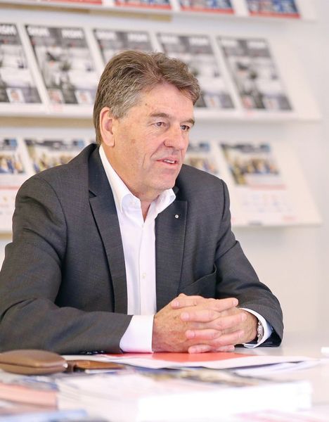 «Jetzt produzieren die Unternehmen in der Schweiz mit viel produktiveren Fertigungseinheiten als in manchen Nachbarstaaten, da sie gezwungen waren zu investieren.» Roland Gutknecht, Geschäftsführer Suvema AG (Matthias Böhm, SMM)