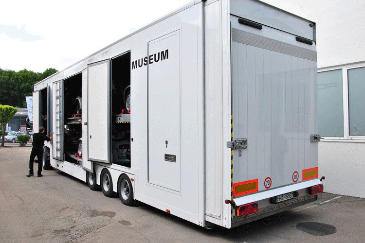 Spezialtransporter bringen die wertvolle Fracht aus diversen Außenlagern nach Kallenberg. (Foto: Dominsky)