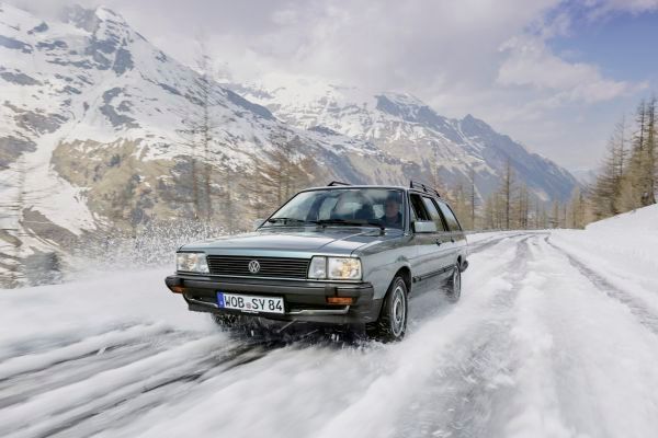 Der Volkswagen Passat Variant syncro: Ein Jahr nach der Präsentation der Studie Passat Variant Tetra startete er durch. (Volkswagen)