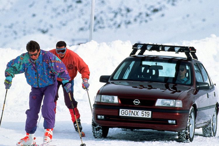 Ab Herbst 1993 gab es eine neue Spitzenmotorisierung: Der 2.0 16V Turbo 4x4 mit 150 kW/204 PS – ein Motor, der auch im Calibra eingesetzt wurde. (Foto: Hersteller)