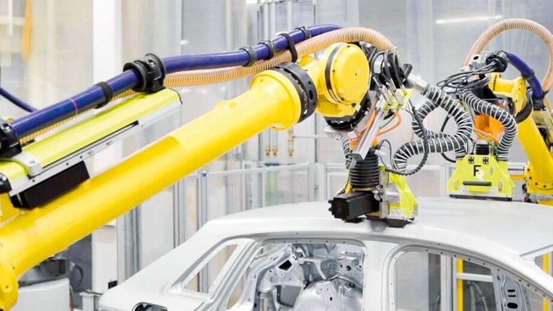 Ferrobotics Compliant Robot Technology ist für die Entscheider von Bosch Power Tools so attraktiv, dass Letztere nun planen, knapp 50 Prozent des Roboterspezialisten zu übernehmen. Ferrobotics ist etwa bekannt für das prozesssichere Schleifen per Roboter. Hier mehr zum Plan ...(Bild:  Ferrobotics)