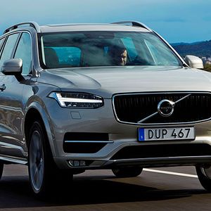 Der Volvo XC90 sicherte sich nicht nur den Spitzenplatz bei den „Großen Offroadern“, er war gleichzeitig laut Euro-NCAP auch über alle Klassen hinweg das am besten getestete Auto im Jahr 2015.(Foto:  Volvo)