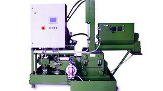 Mit der Brikettieranlage Ruf 7,5 kann das Volumen des zugeführten Metalls deutlich verringert werden. (Archiv: Vogel Business Media)