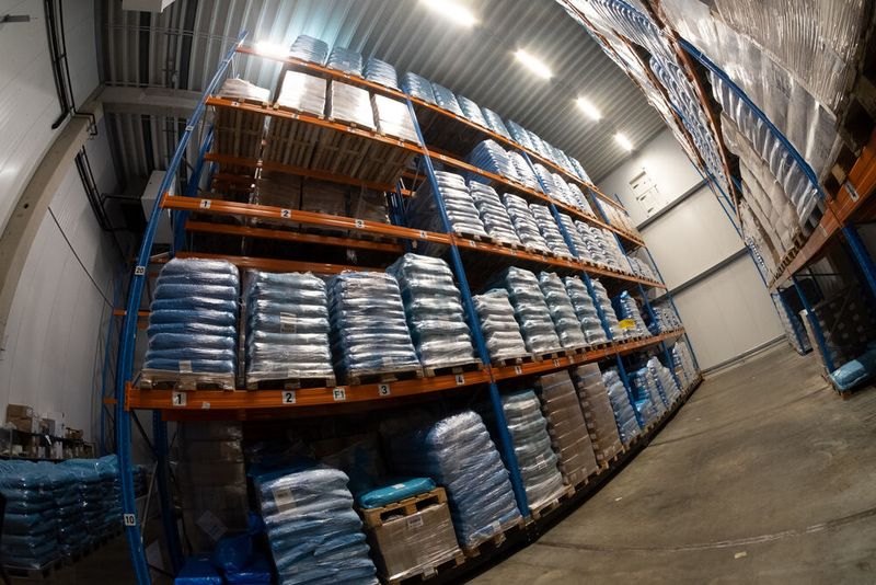 Düpmann liefert seine Produkte auch tiefgefroren. Die Zwischenlagerung erfolgt über ein eigenes Tiefkühllager. (Bild: Wachendorff / Düpmann)