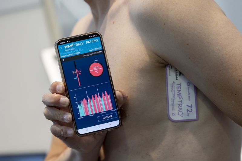 Dies soll eine wesentliche Verbesserung und Entlastung des Personals bei Temperaturmessungen im klinischen Umfeld bieten. (Messe Düsseldorf, Constanze Tillmann)