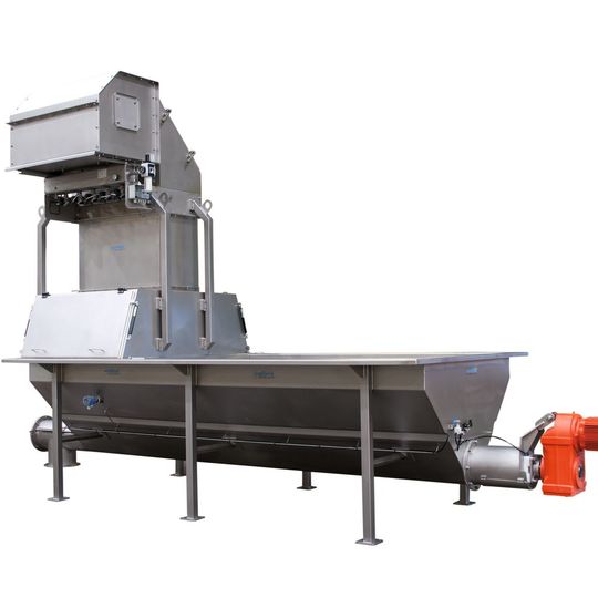 Soll die Gesundheit am Arbeitsplatz nicht gefährdet und die Feinstaubbelastung gesenkt werden, biete sich die Füllstation von Van Beek als eine „staubfreie“ Lösung an.(Bild:  Van Beek)