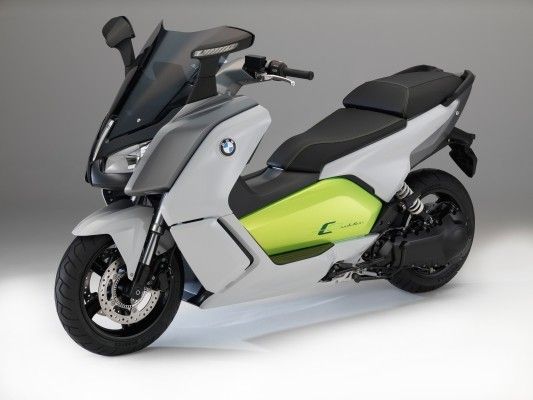 Der neue BMW C evolution: Emissionsfrei fahren und Dynamik auf zwei Rädern genießen (BMW)