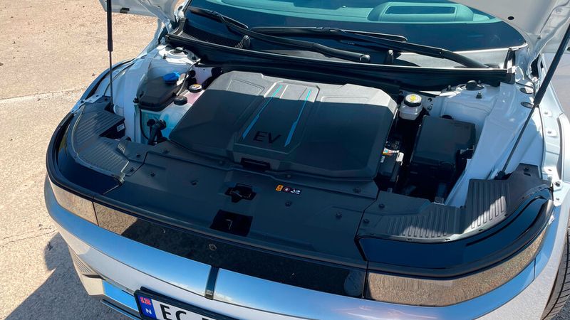 Hier nicht zu sehen, aber vorne hat der Ioniq 5 zudem noch einen Frunk. (Bild: Seyerlein/VCG)