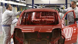 Volumenhersteller wie Fiat müssen laut AlixPartners neue Wege finden, um ein ausreichendes Investitionsvolumen für die Entwicklung des Autos der Zukunft zu generieren. (Foto: Fiat)