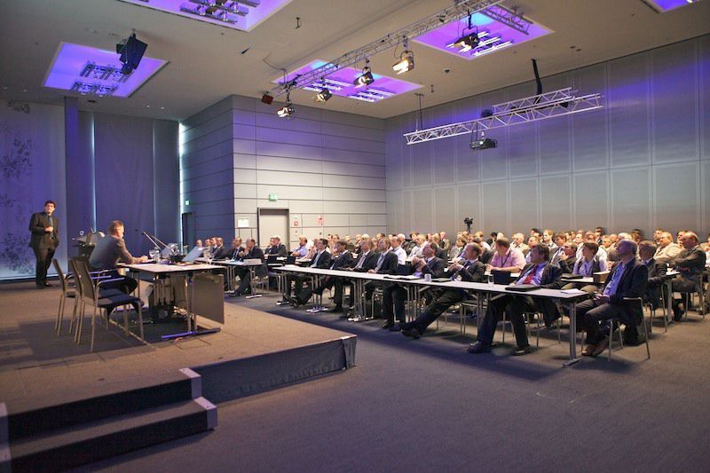 Im Rahmen von Workshops wurde vertiefend auf Systemeinführungen, -anwendungen und -weiterentwicklungen eingegangen. Ein Highlight dabei war das Release 2012 der V6-PLM-Plattform.  (Bild: Dassault Systèmes)