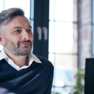 Der flexibel skalierbare Cloud-Betrieb bietet zahlreiche Vorteile. Marco Di Filippo, Senior Cyber Security Engineer von Koramis: „Innerhalb von 14 Tagen haben wir in einem reinen Testszenario 32,6 Millionen verschlüsselte Passwörter geknackt."(Bild:  Deutsche Telekom)