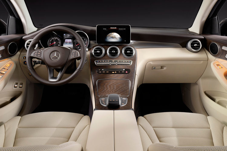 Auch im Innenraum kommt das Auto elegant daher. (Foto: Daimler)