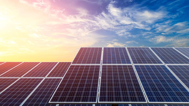 Symbolic Image: Infineon’s CoolGaN powers Enphase’s next-gen IQ9 solar microinverters.(Source: ©  ABCDstock - stock.adobe.com)