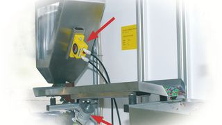 Anwendungsbeispiel: Ein ölfreier GT-Rotations-Vibrator (gelb, oben das Gesamtsortiment) und ein ölfreier FPLF-Linear-Vibrator (unten das Gesamtsortiment) in der Pharmaindustrie  (Bild: Findeva)