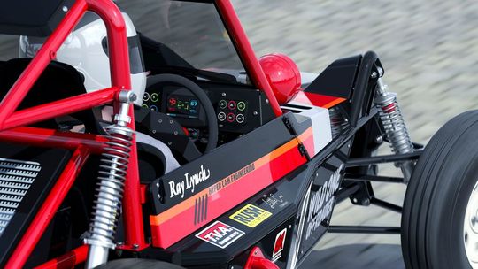 Der Wild One Max wird ein digitales Cockpit erhalten, das den Markennamen des ursprünglichen Modell-Anbieters Tamiya zeigt. Zum Vergrößern bitte klicken. (Bild:  Little Car Company)
