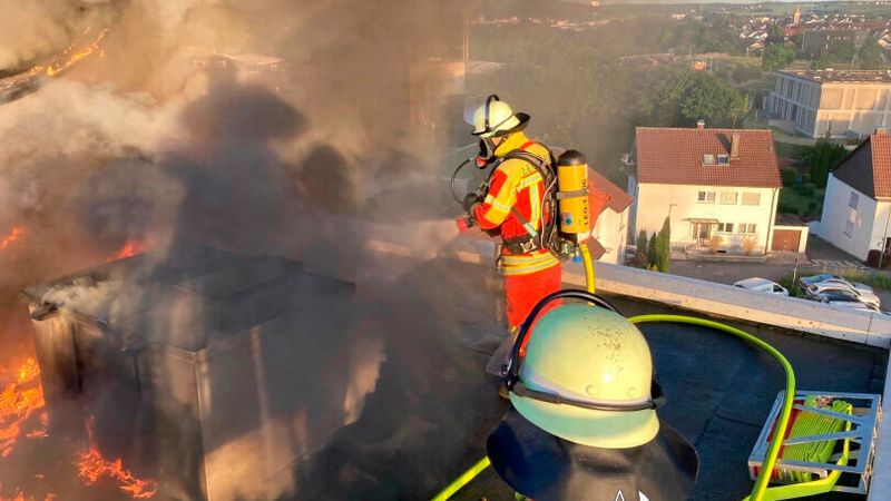 Die Feuerwehr konnte das Feuer aber zügig löschen. (Bild: Freiwillige Feuerwehr Leonberg)