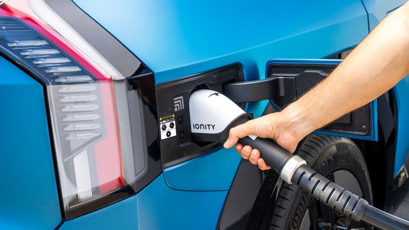 Für deutsche Autobauer läuft es derzeit gut: Weltweit steigerten sie die Verkäufe ihrer reinen Batterieautos (BEV) gegenüber dem Vorjahreszeitraum um 63 Prozent. (Bild:  Kia)