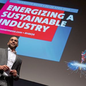 This year's Hannover Trade Fair is under the motto: "Revitalizing the sustainable industry". In halls 11 to 13, visitors can find solutions, for example from the areas of renewable energy, energy management and energy efficiency.(Image: German Fair)