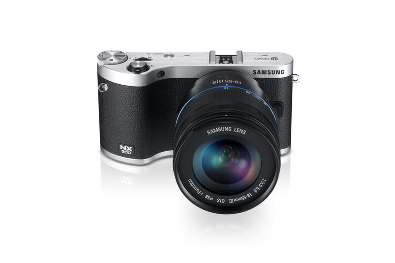 Die Systemkamera NX300 wird ab März für knapp 800 Euro erhältlich sein. (Bild: Samsung)