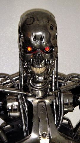 Hasta la vista baby. Movieprops.ch stellt ausgewählte Filmroboter vor. (robotsontour.com)